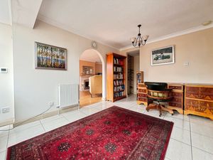Sitting Room- click for photo gallery